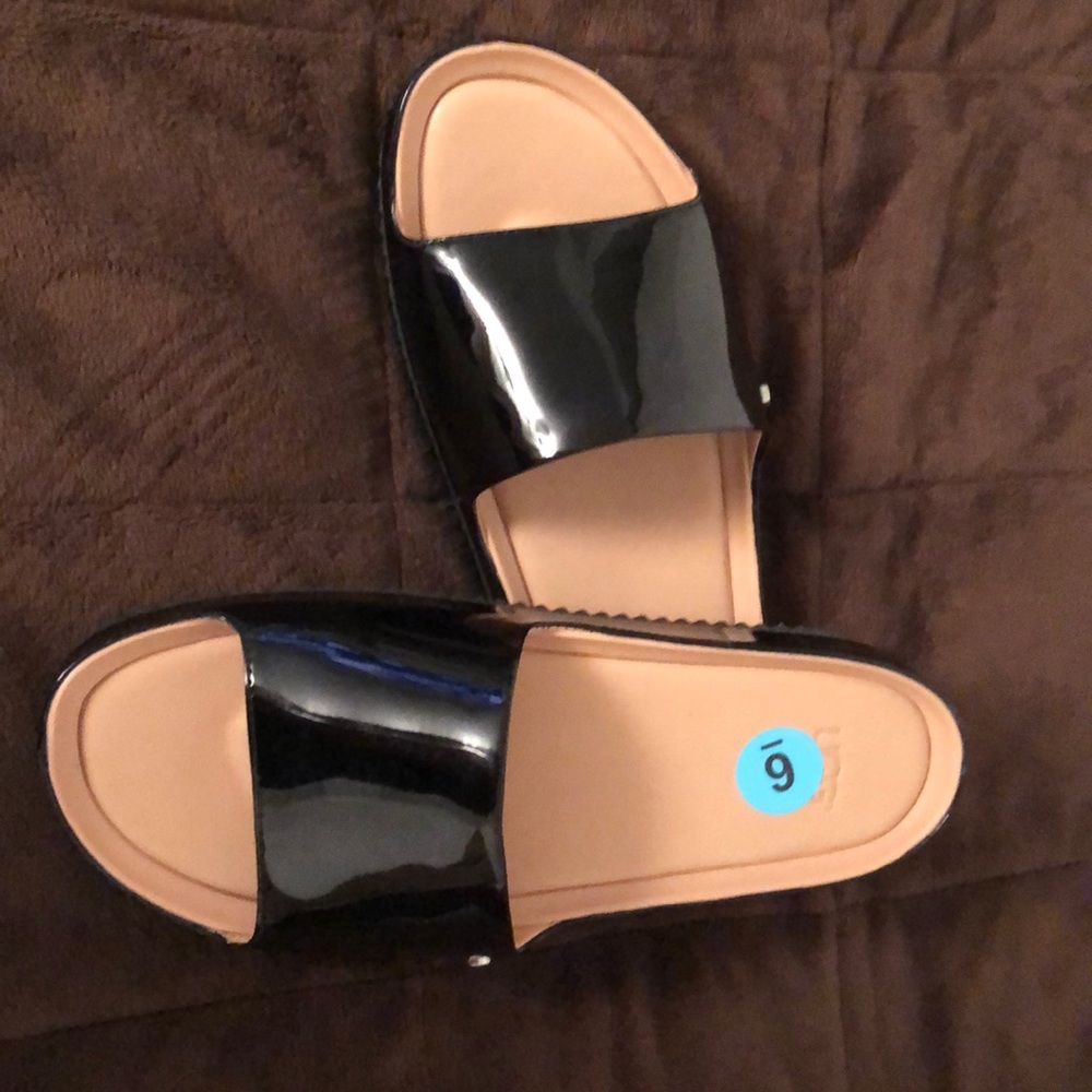 Black Treadlite Ugg Slides